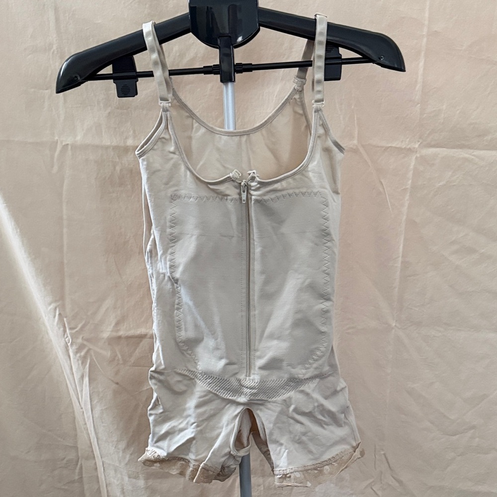 Elegant Cream Shapewear Bodysuit